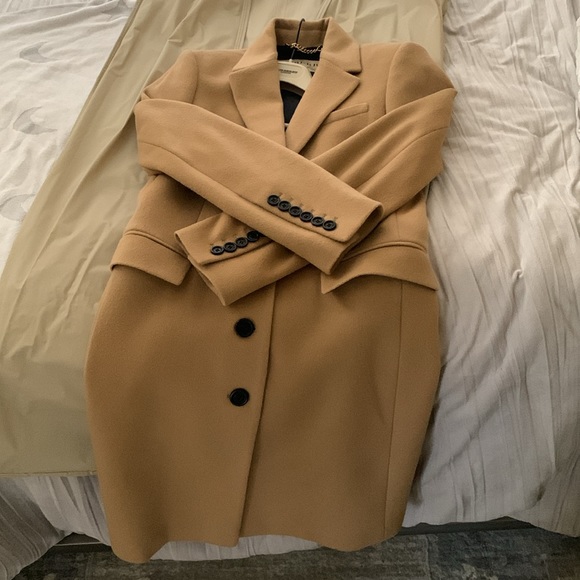 Woman’s Burberry Coat - Picture 11 of 13